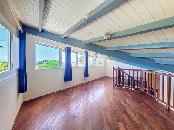 Magnifique maison familiale, à deux pas de la plage!