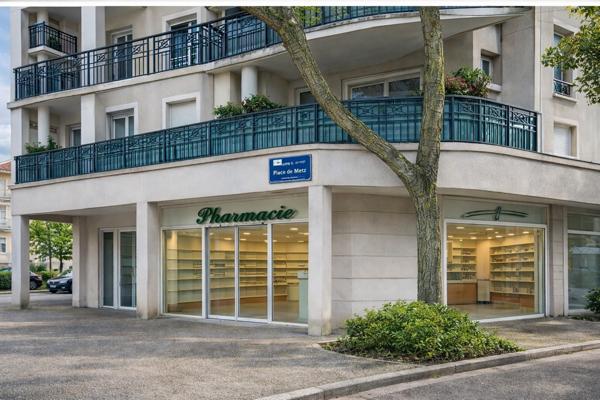 Local Commercial 3 pièces - 154 m²