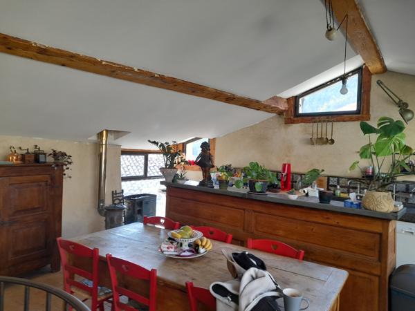 Châtillon-en-Diois (26410) BAISSE DE PRIX !! EXCLUSIVITE / Au cœur de Châtillon-en-Diois, Maison de village rénovée