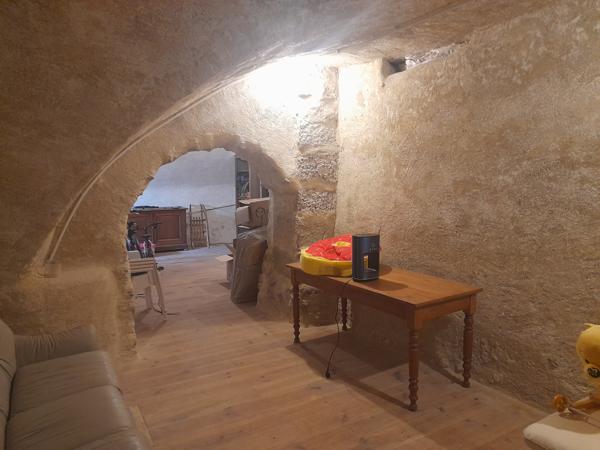 Châtillon-en-Diois (26410) BAISSE DE PRIX !! EXCLUSIVITE / Au cœur de Châtillon-en-Diois, Maison de village rénovée