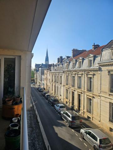 REIMS CENTRE APPARTEMENT TYPE 5 GARAGE ET TERRASSE