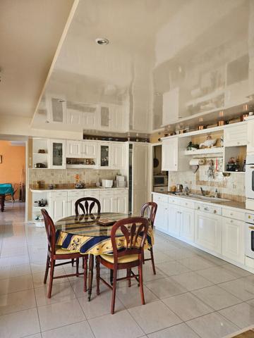 REIMS CENTRE APPARTEMENT TYPE 5 GARAGE ET TERRASSE