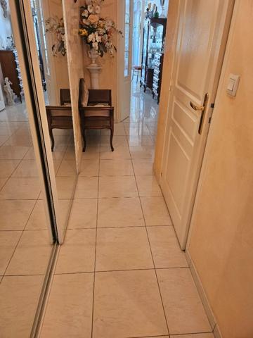 REIMS CENTRE APPARTEMENT TYPE 5 GARAGE ET TERRASSE