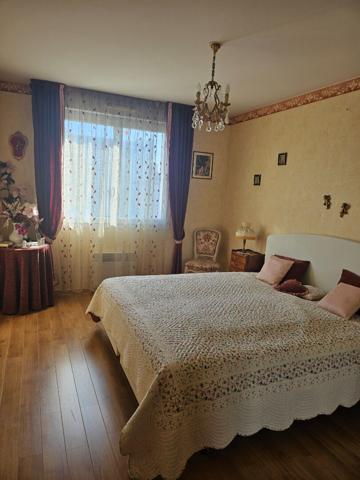 REIMS CENTRE APPARTEMENT TYPE 5 GARAGE ET TERRASSE