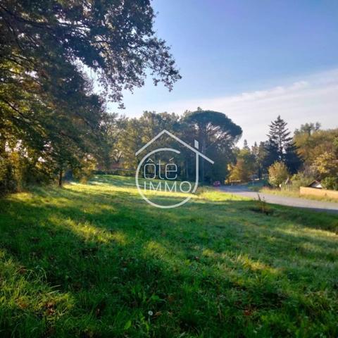 MOULEYDIER : Terrain constructible de 3200 M2