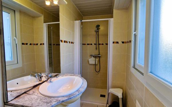 Maison à vendre    3 pièces • 68 m2 Plouhinec