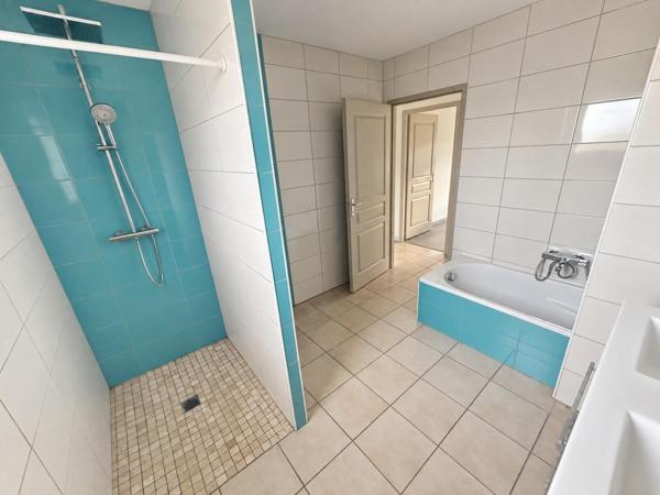 Ensemble immobilier composé de deux logements indépendants à Pomarez