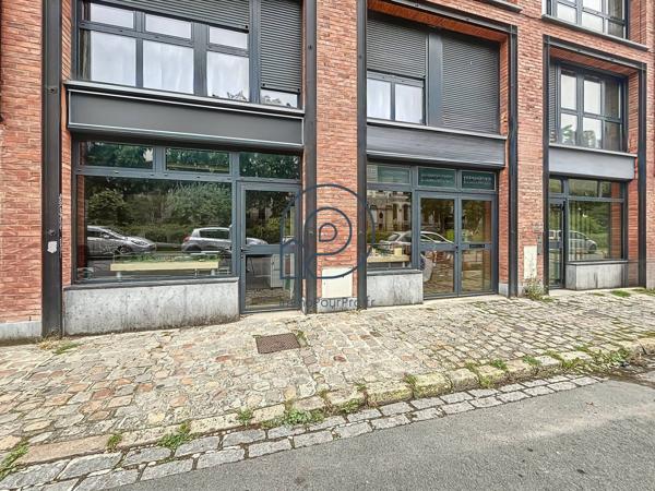 VIEUX LILLE – Local professionnel 370 m² avec vitrines et parkings | Opportunité rare