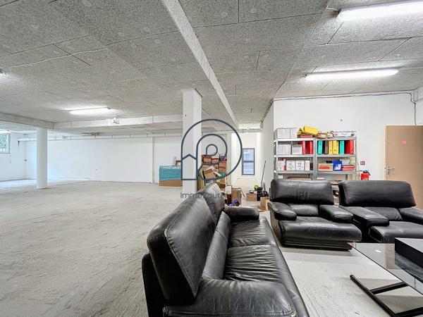 VIEUX LILLE – Local professionnel 370 m² avec vitrines et parkings | Opportunité rare