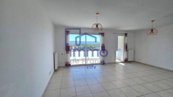Appartement 3 pièces                                        - 38080 L' Isle-d'Abeau Réf : 21791