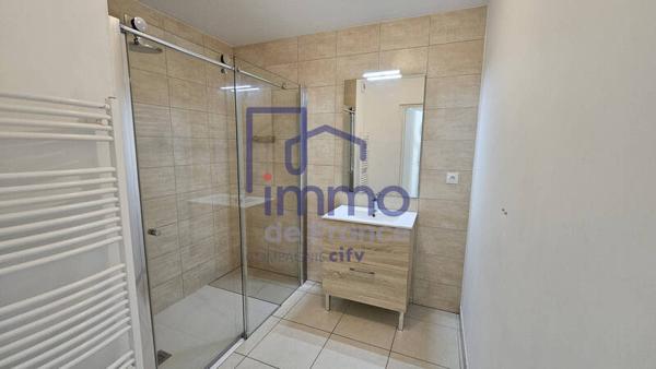 Appartement 3 pièces                                        - 38080 L' Isle-d'Abeau Réf : 21791