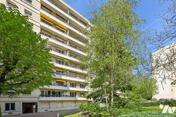 Boulogne Billancourt - Appartement traversant au dernier étage 