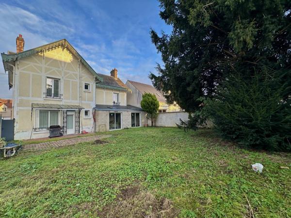 Vente                                                      Maison
                        
                     10 pièces                      226 m2                     à Bornel
