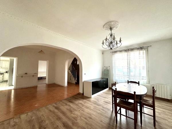 Vente                                                      Maison
                        
                     10 pièces                      226 m2                     à Bornel