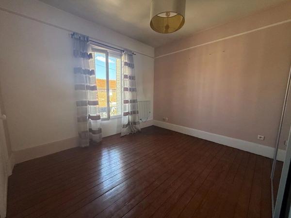 Vente                                                      Maison
                        
                     10 pièces                      226 m2                     à Bornel