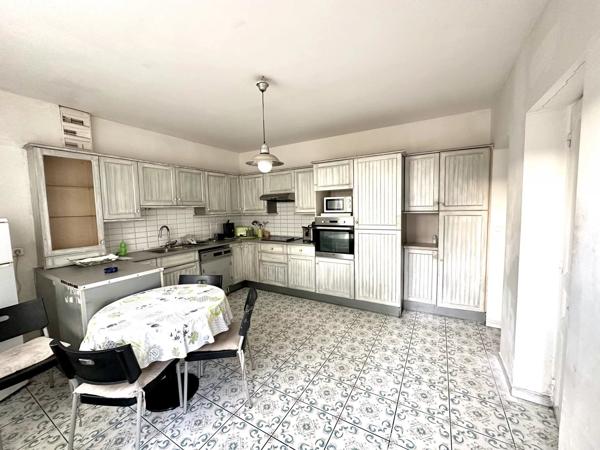 Vente                                                      Maison
                        
                     10 pièces                      226 m2                     à Bornel