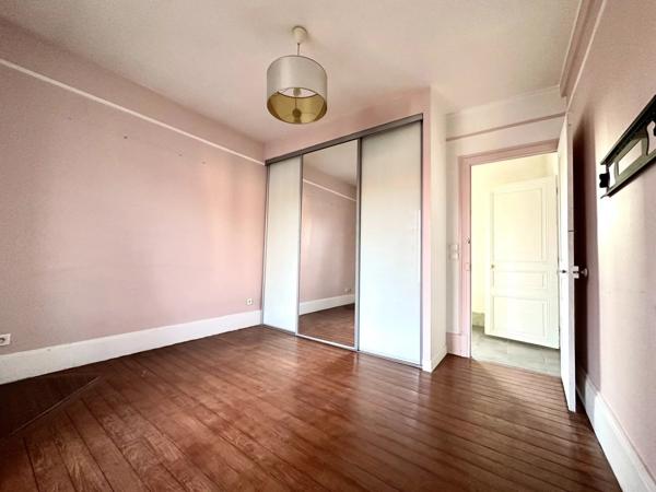 Vente                                                      Maison
                        
                     10 pièces                      226 m2                     à Bornel