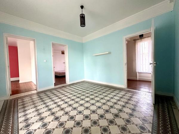 Vente                                                      Maison
                        
                     10 pièces                      226 m2                     à Bornel