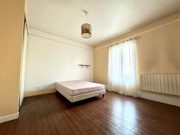 Vente                                                      Maison
                        
                     10 pièces                      226 m2                     à Bornel