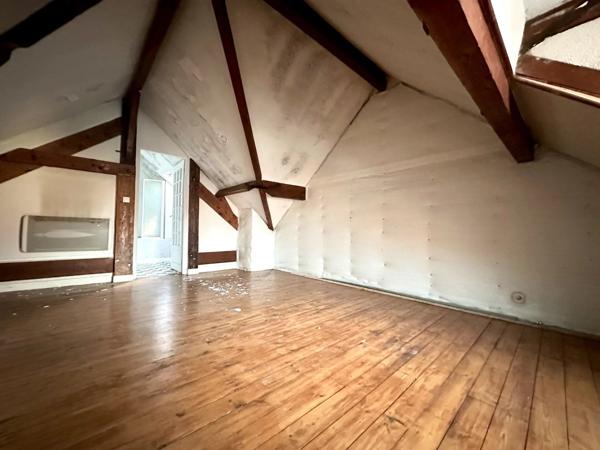 Vente                                                      Maison
                        
                     10 pièces                      226 m2                     à Bornel