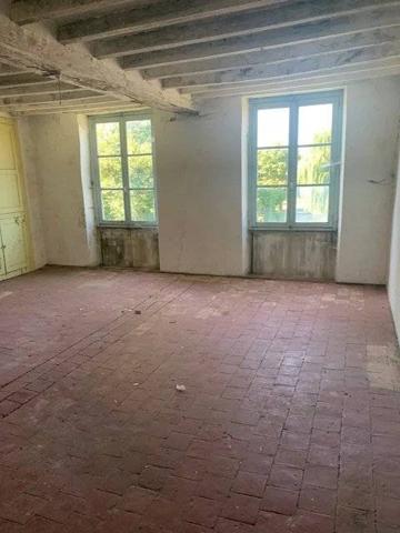 Maison à rénover avec dépendance + bois