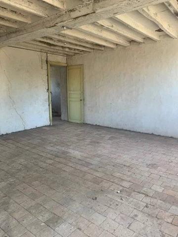 Maison à rénover avec dépendance + bois