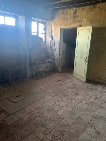 Maison à rénover avec dépendance + bois