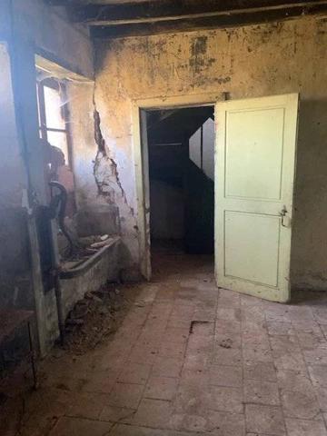 Maison à rénover avec dépendance + bois