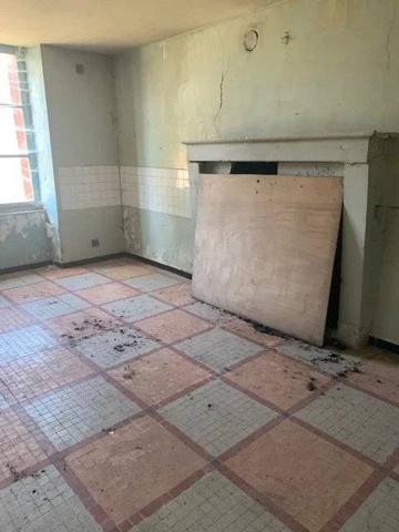 Maison à rénover avec dépendance + bois