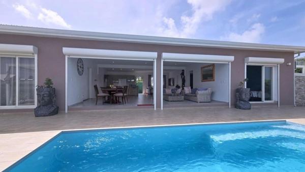 Villa plain pied récente avec piscine à vendre 4 pièces SAINT FRANCOIS (971)
