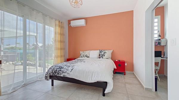 Villa plain pied récente avec piscine à vendre 4 pièces SAINT FRANCOIS (971)