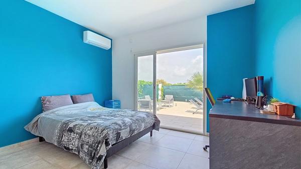 Villa plain pied récente avec piscine à vendre 4 pièces SAINT FRANCOIS (971)