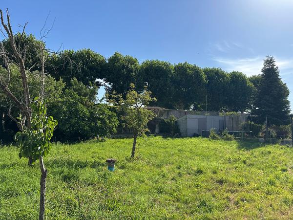 Terrain + garages - Rochefort 238 m2