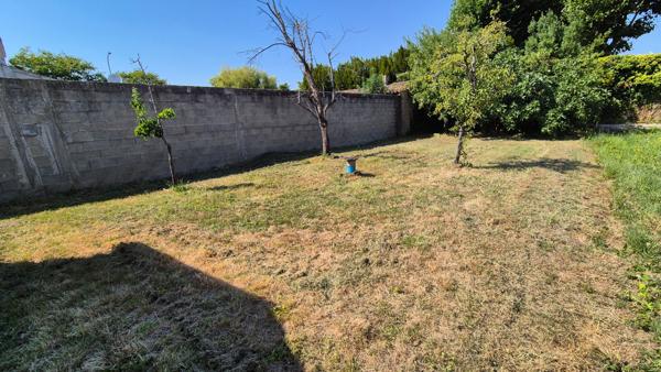 Terrain + garages - Rochefort 238 m2