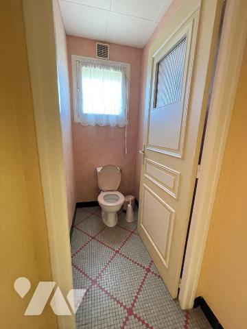 LOCMINE CENTRE MAISON NANTAISE SUR 480 m² - 4 CHAMBRES JARDIN CLOS