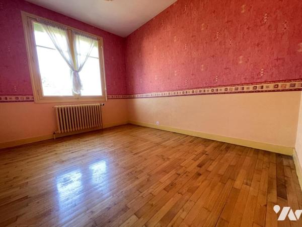 LOCMINE CENTRE MAISON NANTAISE SUR 480 m² - 4 CHAMBRES JARDIN CLOS