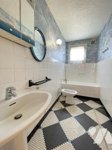 LOCMINE CENTRE MAISON NANTAISE SUR 480 m² - 4 CHAMBRES JARDIN CLOS