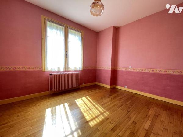 LOCMINE CENTRE MAISON NANTAISE SUR 480 m² - 4 CHAMBRES JARDIN CLOS