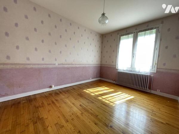 LOCMINE CENTRE MAISON NANTAISE SUR 480 m² - 4 CHAMBRES JARDIN CLOS