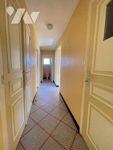 LOCMINE CENTRE MAISON NANTAISE SUR 480 m² - 4 CHAMBRES JARDIN CLOS