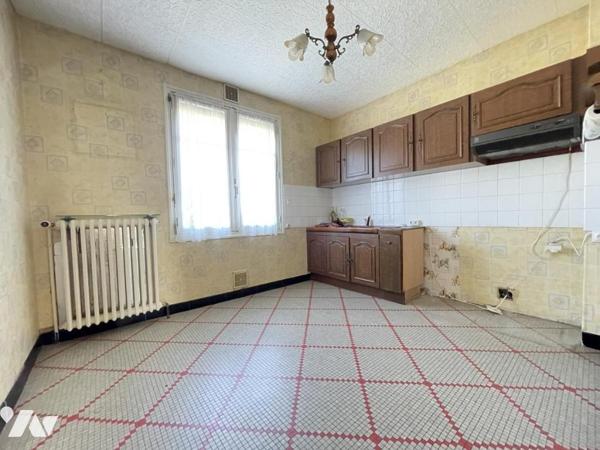LOCMINE CENTRE MAISON NANTAISE SUR 480 m² - 4 CHAMBRES JARDIN CLOS