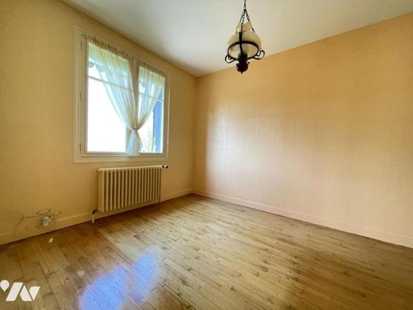 LOCMINE CENTRE MAISON NANTAISE SUR 480 m² - 4 CHAMBRES JARDIN CLOS