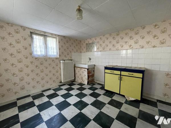 LOCMINE CENTRE MAISON NANTAISE SUR 480 m² - 4 CHAMBRES JARDIN CLOS