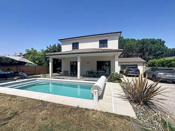 TOURNEFEUILLE - Maison contemporaine meublée 5 pièces de 138 m² avec piscine et garage