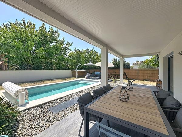 TOURNEFEUILLE - Maison contemporaine meublée 5 pièces de 138 m² avec piscine et garage