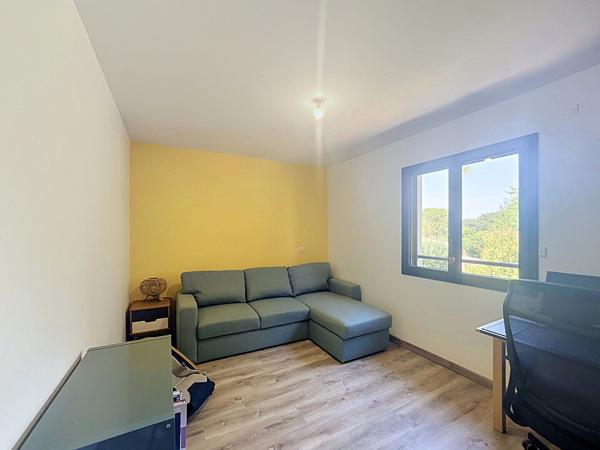 TOURNEFEUILLE - Maison contemporaine meublée 5 pièces de 138 m² avec piscine et garage