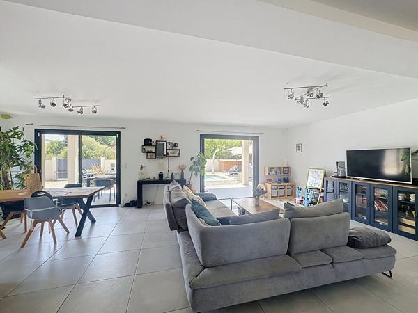 TOURNEFEUILLE - Maison contemporaine meublée 5 pièces de 138 m² avec piscine et garage