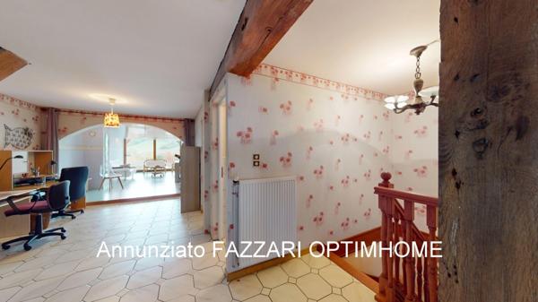 EXCLUSIVITÉ – Maison en pierre entièrement rénovée avec jardin, garage et suite parentale, à Brandeville (Meuse, 55150), proche des frontières belge et luxembourgeoise.