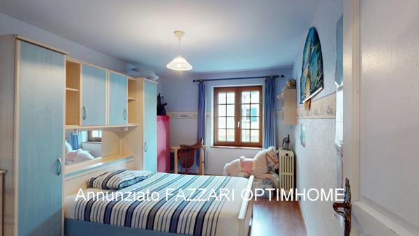 EXCLUSIVITÉ – Maison en pierre entièrement rénovée avec jardin, garage et suite parentale, à Brandeville (Meuse, 55150), proche des frontières belge et luxembourgeoise.