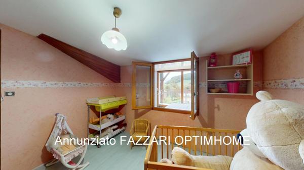 EXCLUSIVITÉ – Maison en pierre entièrement rénovée avec jardin, garage et suite parentale, à Brandeville (Meuse, 55150), proche des frontières belge et luxembourgeoise.